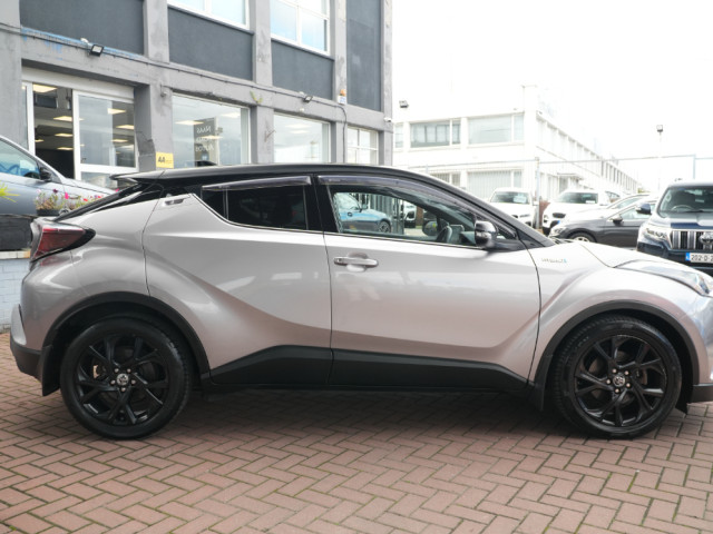 Image for 2019 Toyota C-HR Hybrid Luna Sport 4DR Auto