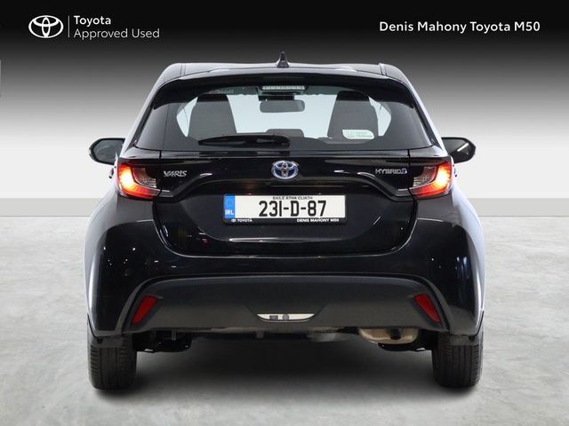 Image for 2023 Toyota Yaris Luna Hybrid