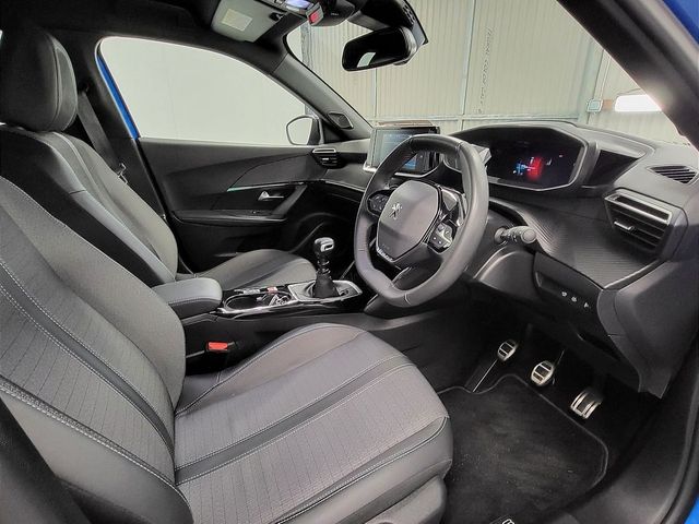 Image for 2023 Peugeot 2008 1.2 Puretech 100bhp Allure From €84 Per Week