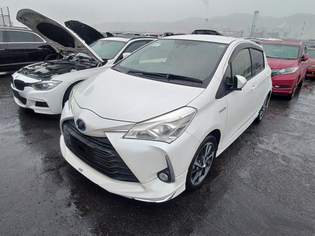 Image for 2017 Toyota Yaris Hybrid Sport 