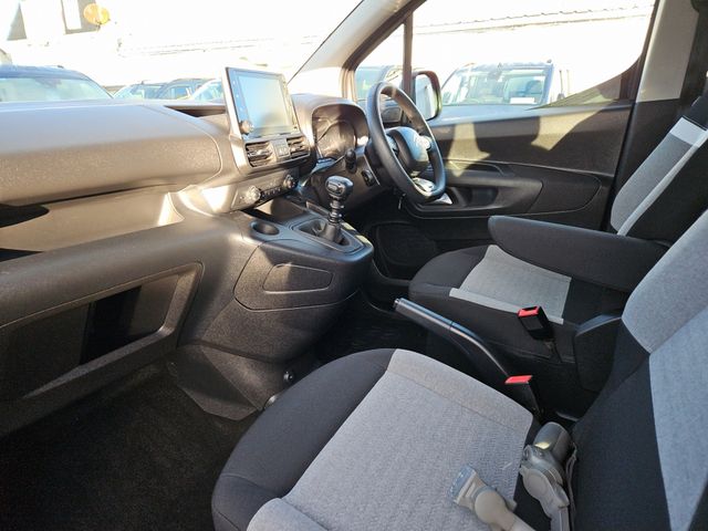 Image for 2023 Citroen Berlingo wheelchair access taxi spec