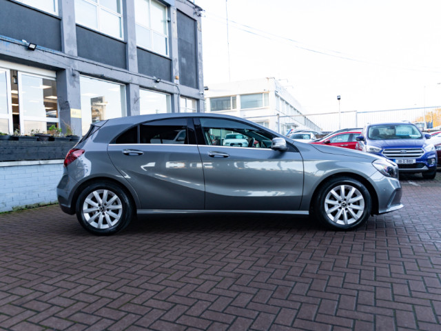 Image for 2017 Mercedes-Benz A 180 