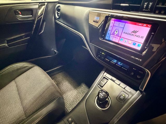 Image for 2016 Toyota Auris Hybrid