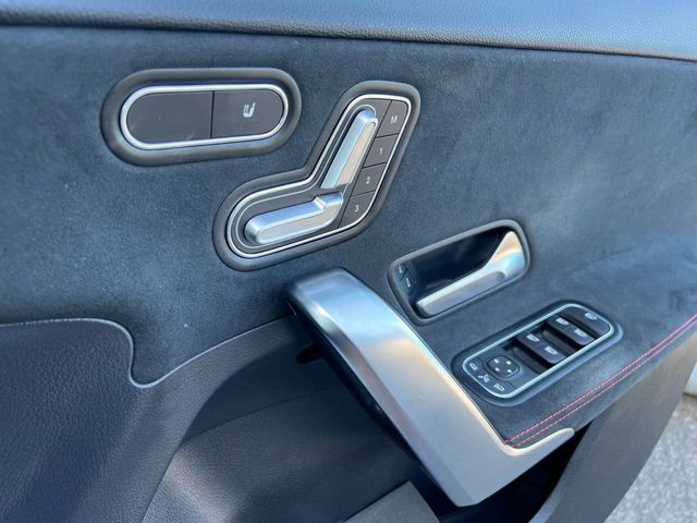 Image for 2020 Mercedes-Benz A Class A200d AMG-LINE PREMIUM PLUS AUTO // FULL SERVICE HISTORY // VIRTUAL COCKPIT // WIRELESS CHARGING BAY