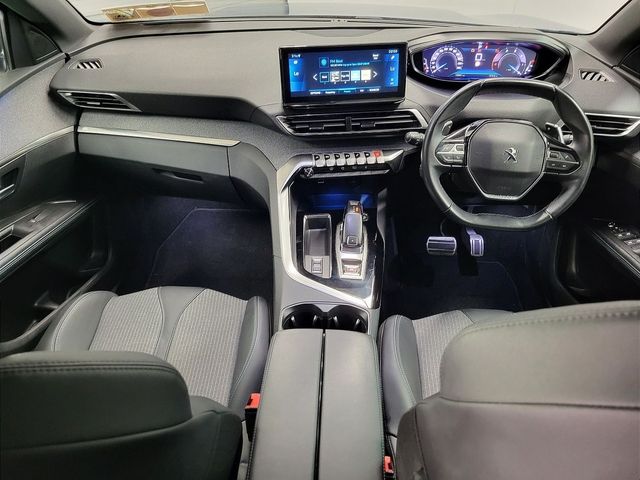 Image for 2023 Peugeot 5008 1.5 BlueHDi 130bhp Allure Auto