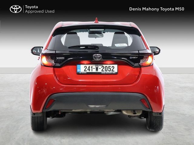 Image for 2024 Toyota Yaris Luna Hybrid