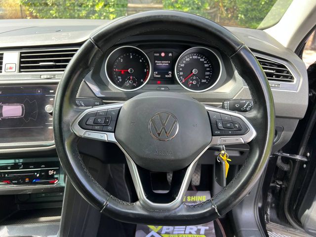 Image for 2023 Volkswagen Tiguan LIFE 2.0 TDI // APPLE CARPLAY/ANDROID AUTO // 18" ALLOYS // DUAL ZONE CLIMATE CONTROL