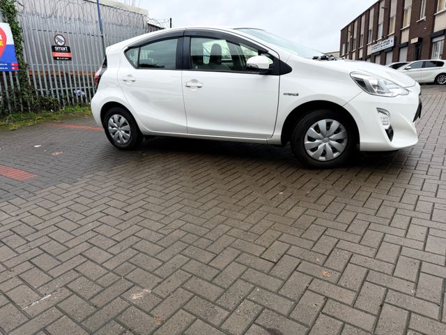 Image for 2016 Toyota Aqua 1.5 Daa-nhp10 5DR Auto