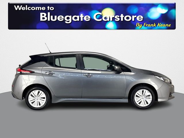 Image for 2022 Nissan Leaf 40K EV XE 40KW COLD PK**KEYLESS START**FRONT HEATED SEATS**MULTIFUNCTIONAL STEERING WHEEL**BLACK CLOTH INTERIOR**ELECTRIC MIRRORS**AIR CONDITIONING**ISOFIX**FINANCE ARRANGED**