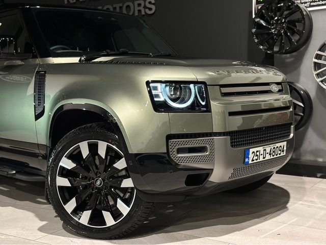 Image for 2025 Land Rover Defender D110 X-DYNAMIC SE PHEV