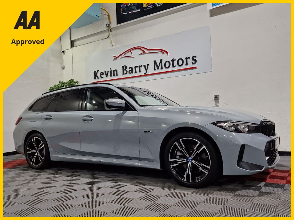 Image for 2023 BMW 3 Series 330E TOURING M SPORT (TECH PACK) AUTOMATIC **ONE OWNER / APPLE CARPLAY / CRUISE CONTROL / ELECTRIC BOOTLID / HEAD UP DISPLAY / HARMAN KARDON SOUND / REVERSE CAMERA / WIRELESS PHONE CHARGING**