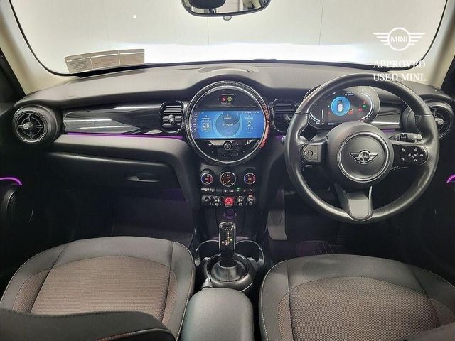 Image for 2023 Mini Cooper 5-Door Cooper Classic