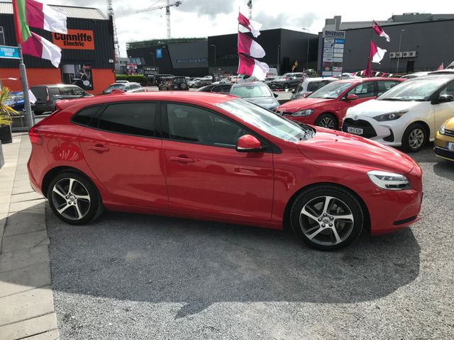 Image for 2018 Volvo V40 2.0 D4 (190hp) ES