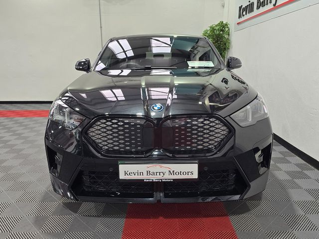 Image for 2024 BMW iX2 X-DRIVE 30 M SPORT (PRO PACK) AUTOMATIC **ONE OWNER / 20" ALLOYS / APPLE CARPLAY / CRUISE CONTROL / ELECTRIC BOOTLID / HEATED STEERING WHEEL / SAT NAV / REVERSE CAMERA / WIRELESS PHONE CHARGING**