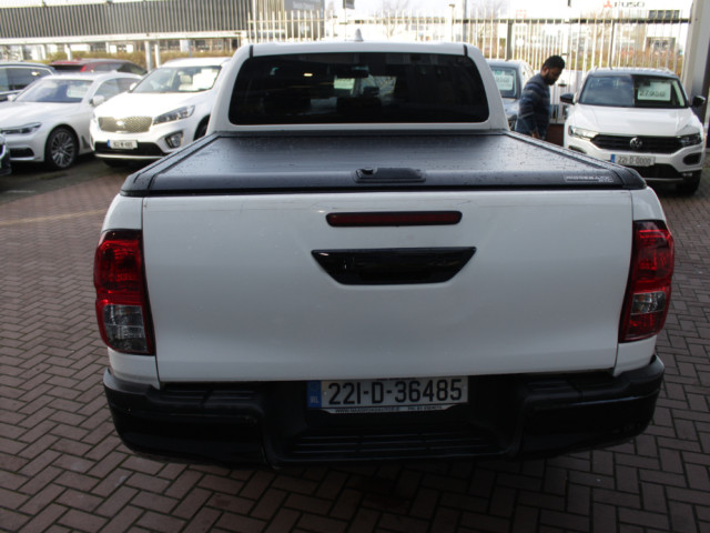 Image for 2022 Toyota Hilux 2.4 D-4D ICON SPORT EDITION DOUBLE CAB AUTOMATIC WITH CANOPY // 1 OWNER WITH STAMPED TOYOTA SERVICE HISTORY // NEVER BEEN USED FOR TOWING SO NO TOW BAR // BUY WITH CONFIDENCE AA AND SIMI APPROVED 25