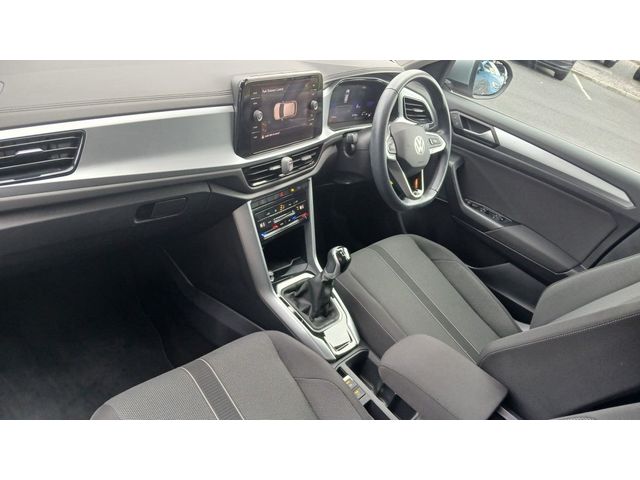 Image for 2022 Volkswagen T-Roc Life 1.0 TSI 110HP ** REAR VIEW CAMERA, APP CONNECT**