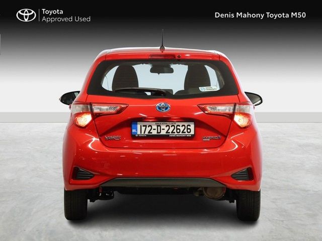 Image for 2017 Toyota Yaris Luna Hybrid