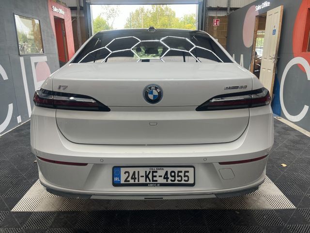 Image for 2024 BMW i7 2024 BMW I7 EDRIVE50 EXCELLENCE 10K KM AUTOMATICO CRUISE CONTROL / 360 CAMERA / ELECTRIC MEMORY MASSAGING & HEATED FRONT & REAR SEATS / AMBIENT LIGHTS / AUTOMATIC DOORS / PANORAMIC SUNROOF / APPLE CA