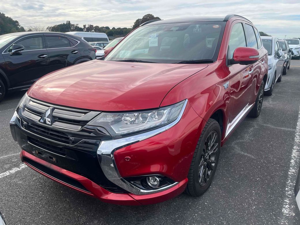 Image for 2017 Mitsubishi Outlander S EDITION 4WD AUTOMATIC HYBRID PLUG IN 2.0 PETROL //FULL LEATHER HEATED SEATS//HEATED STEERING WHEEL//REVERSE CAMERA//ADAPTIVE CRUISE CONTROL//KEYLESS ENTRY//