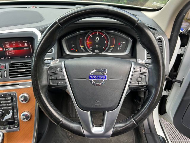 Image for 2017 Volvo XC60 D4 CLASSIC 2.0 D AUTO // OPENING PAN ROOF // LEATHER HEATED SEATS // REVERSE CAMERA