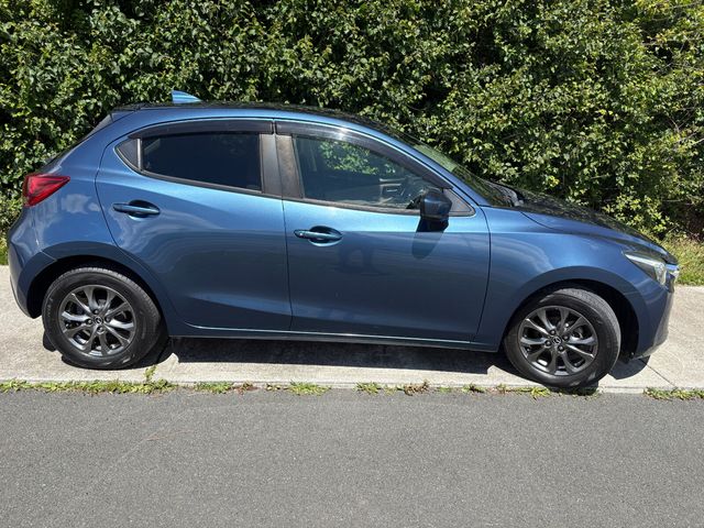 Image for 2017 Mazda Demio 
