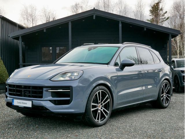 Image for 2025 Porsche Cayenne V6 E-HYBRID HIGH SPEC, BURMESTER, LED LIGHTS, REAR AXLE STEERING, AIR SUSPENSION, SPORT CHRONO
