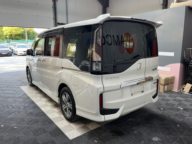 Image for 2019 Honda Stepwagon 2019 HONDA STEPWAGON HYBRID G 2.0 AUTOMATIC / CRUISE CONTROL / PARKING CAMERA / HEATED SEATS / AUTOMATIC & ELECTRIC DOORS / 7 SEATS OPTION AND MORE