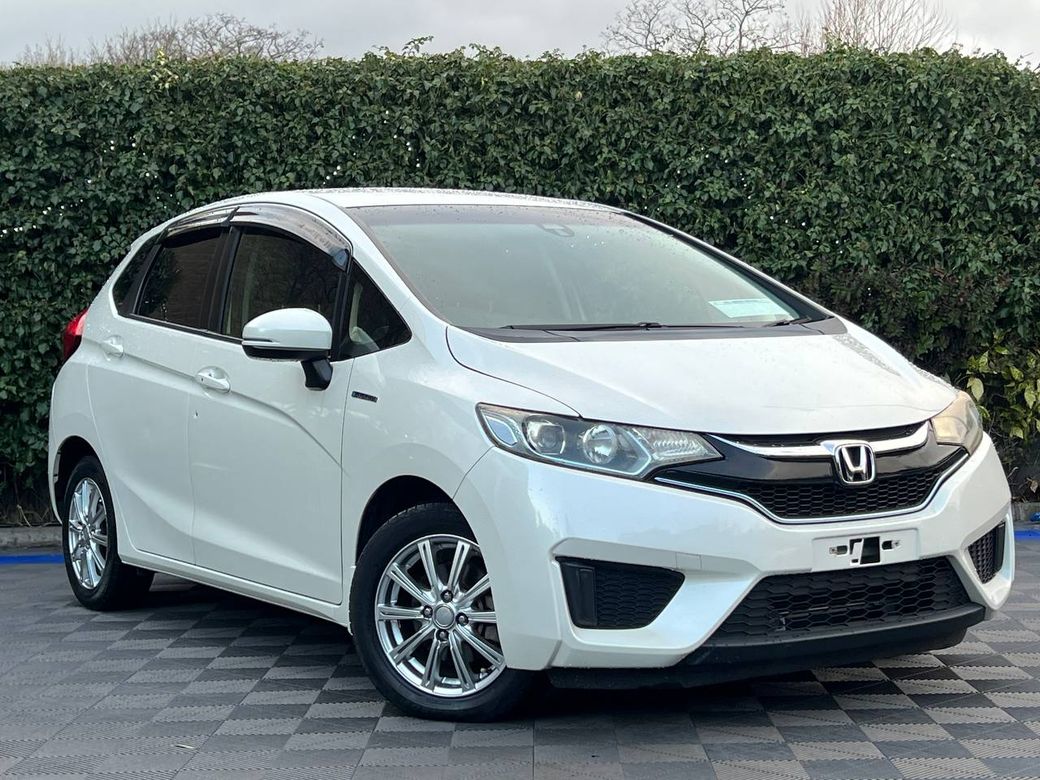 Image for 2016 Honda Fit L-PACKAGE 1.5 HYBRID // SERVICE HISTORY // HALF LEATHER SEATS // CRUISE CONTROL