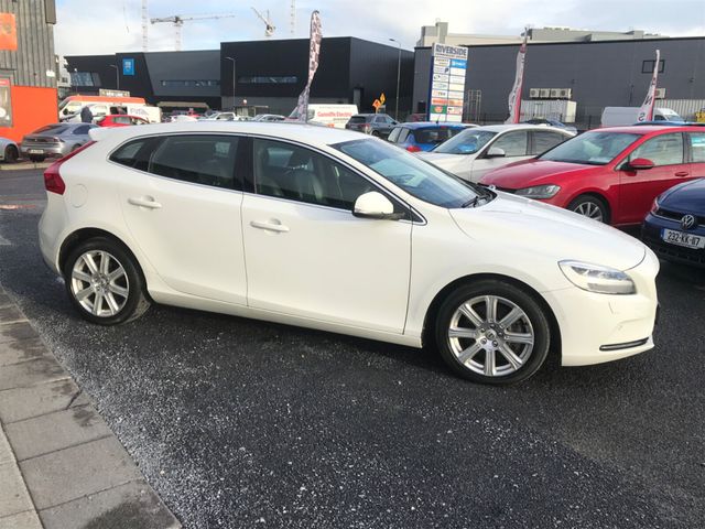 Image for 2018 Volvo V40 2.0 D4 (190hp) ES