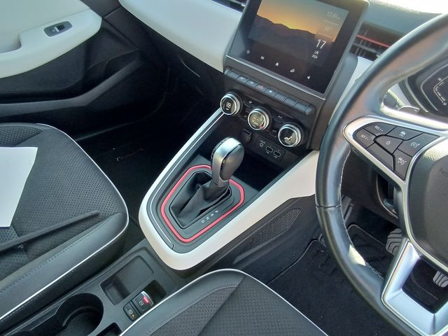 Image for 2021 Renault Clio Lutecia 