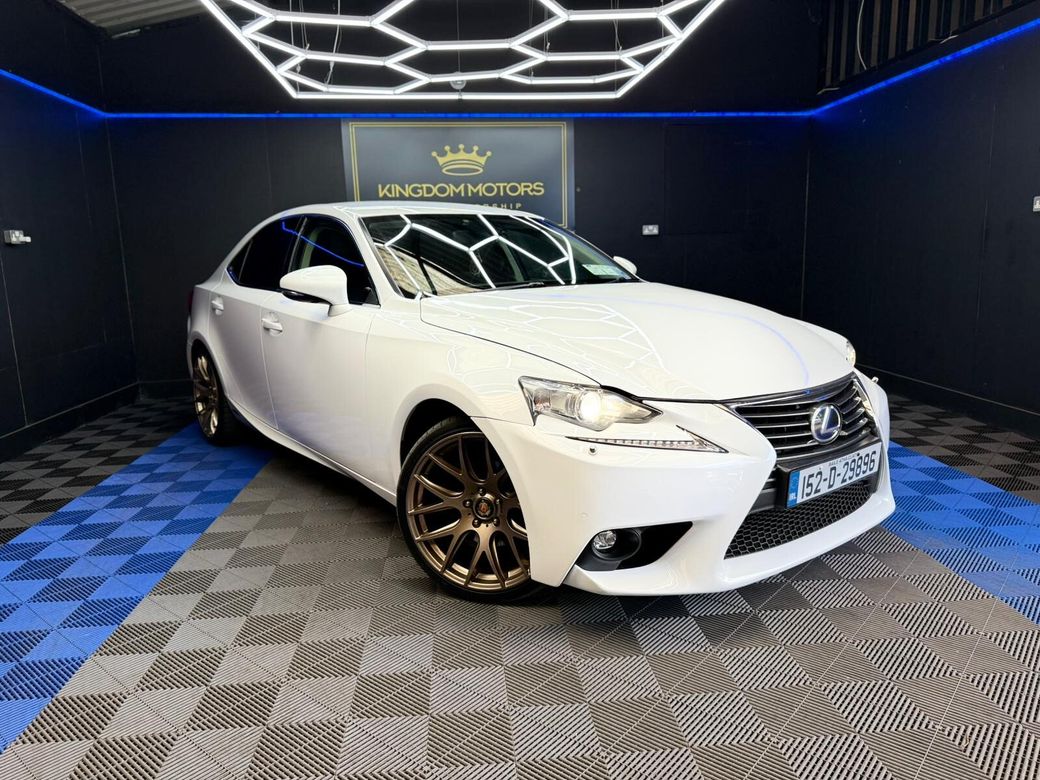 Image for 2015 Lexus IS 300h Executive