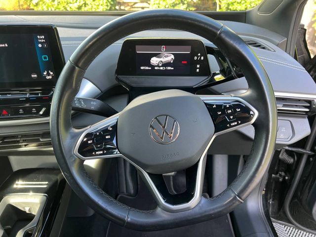 Image for 2023 Volkswagen ID.4 PURE 52KWH // PARKING SENSORS // LEATHER/ALCANTARA HEATED SEATS // DIGITAL CLUSTER