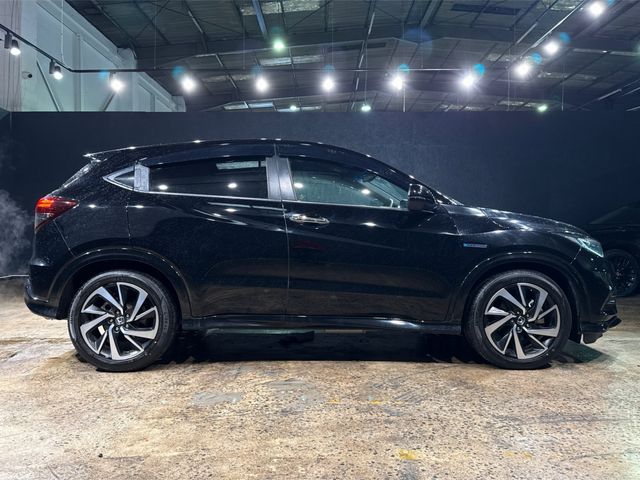 Image for 2021 Honda Vezel 1.5 HYBRID - RS EDITION - BLACK HALF LEATHER - PADDLE SHIFT - CRUISE CONTROL - FACTORY ALLOYS - 