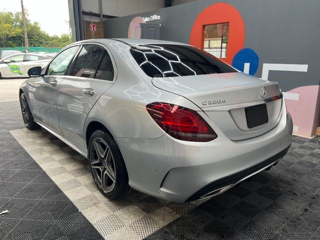 Image for 2020 Mercedes-Benz C Class 2020 MERCEDES-BENZ C-CLASS C220D AVANTGARDE AMG LINE AUTOMATIC 80K KM/ CRUISE CONTROL / PARKING CAMERA / ELECTRIC MEMORY & HEATED SEATS / PADDLE SHIFTERS / AMBIENT LIGHTS AND MORE