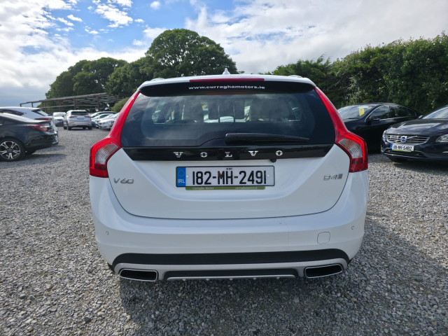 Image for 2018 Volvo V60 Cross Country 