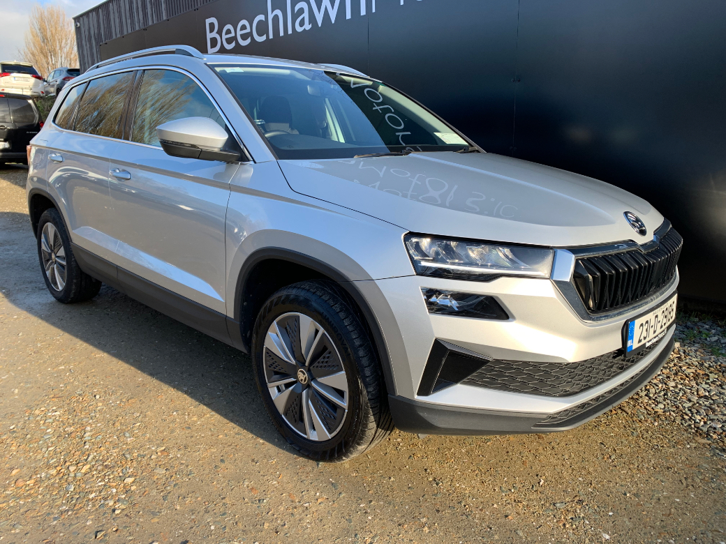 Image for 2023 Skoda Karoq 2.0 TDI 115 BHP AMBITION 5DR // ONE OWNER // GREAT CONDITION // FULL SERVICE HISTORY // CRUISE, PARKING SENSORS AND BLUETOOTH // 