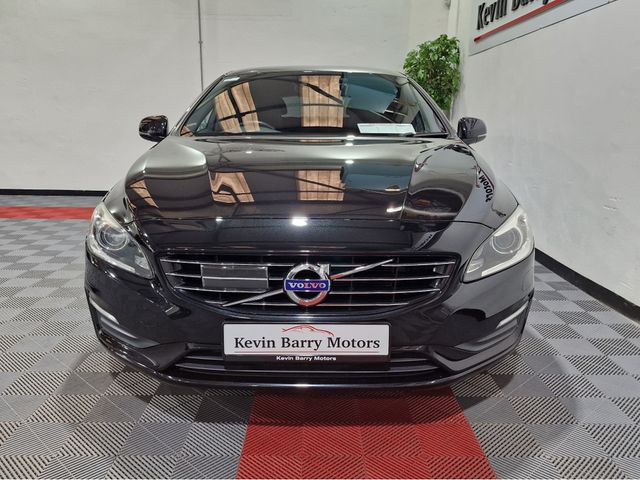 Image for 2017 Volvo V60 2.0 D4 DYNAMIC EDITION 190BHP AUTOMATIC **TOP SPEC / ADAPTIVE CRUISE CONTROL / BLIND SPOT ASSIST / BLACK LEATHER / ELECTRIC & MEMORY FRONT SEATS / HEATED SEATS / REVERSE CAMERA / XENON HEADLIGHTS**