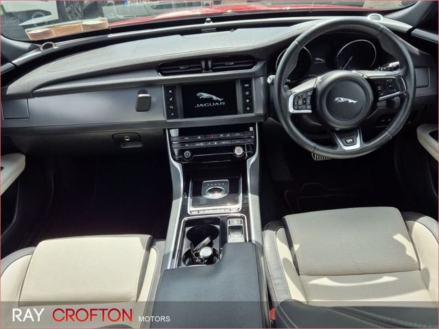 Image for 2016 Jaguar XF 2.0 D 163PS R-Sport Automatic