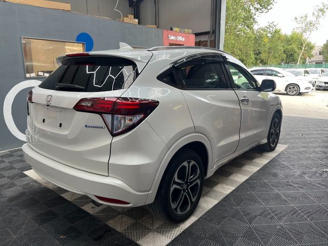 Image for 2017 Honda Vezel 2017 HONDA VEZEL SENSING HYBRID Z 1.5 AUTOMATIC / CRUISE CONTROL / ELECTRIC MEMORY & HEATED SEATS AND MORE