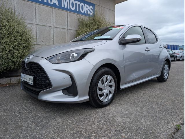 Image for 2024 Toyota Yaris X HYBRID AUTOMATIC 1.5 PETROL //LOW MILES//REVERSE CAMERA//KEYLESS ENTRY//ADAPTIVE CRUISE CONTROL//