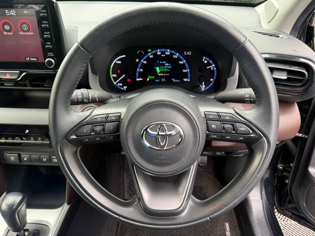 Image for 2021 Toyota Yaris Cross Z PACKAGE 1.5 HYBRID AUTO // HEATED SEATS // REVERSE CAMERA // ADAPTIVE CRUISE CONTROL
