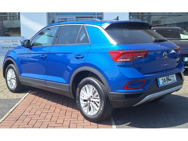 Image for 2024 Volkswagen T-Roc LIFE 2.0 TDI M6F 116HP **WINTER PACK, REAR VIEW CAMERA, APP CONNECT**