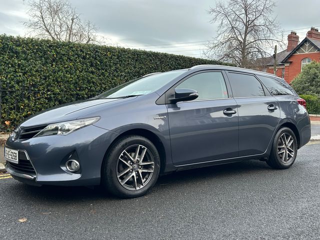 Image for 2015 Toyota Auris 1.8 VVTI HYBRID *SALE AGREED*