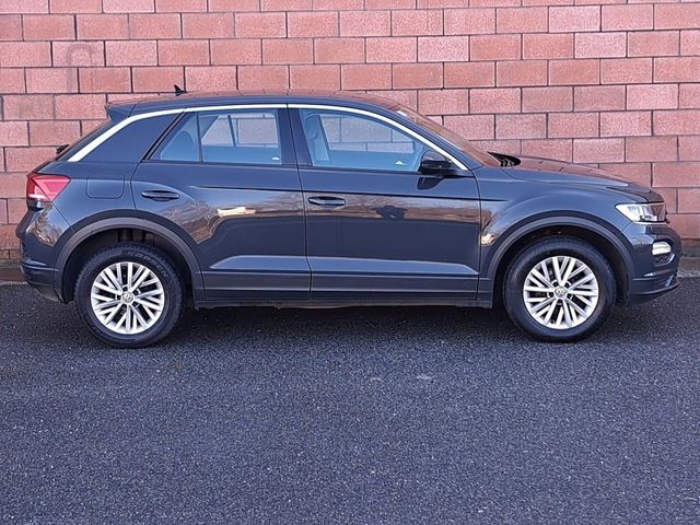 Image for 2019 Volkswagen T-Roc SE Model 1.6 Diesel 115 BHP with reversing Camera, Sat Nav.