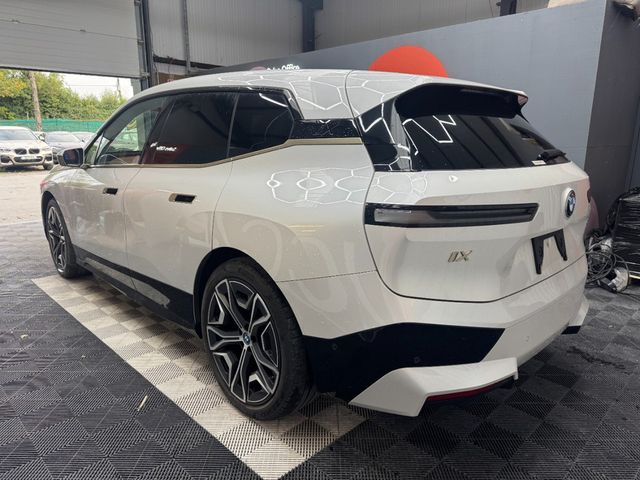 Image for 2022 BMW iX 2022 BMW IX 4WD XDRIVE40 AUTOMATIC/ CRUISE CONTROL / PARKING CAMERA / ELECTRIC MEMORY & HEATED SEATS / HEATED STEERING WHEEL / PANORAMIC SUNROOF/ APPLE CARPLAY AND MORE