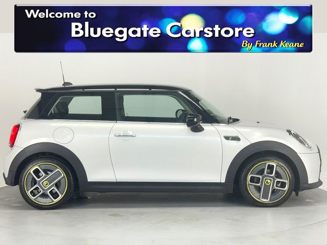 Image for 2022 Mini Cooper ELECTRIC LEVEL 1**DIGITAL DASH**MULTIFUNCTIONAL STEERING WHEEL**TOUCH SCREEN MEDIA DISPLAY**CLOTH INTERIOR**KEYLESS START**SATNAV**ISOFIX**BLUETOOTH**FINANCE AVAILABLE**