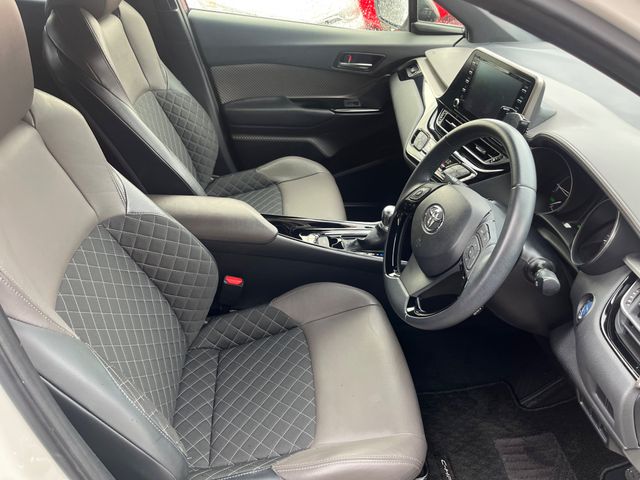 Image for 2020 Toyota C-HR Hybrid sport