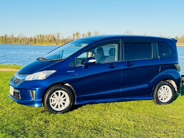 Image for 2014 Honda Freed 1.5 HYBRID AUTOMATIC 7 SEATER 