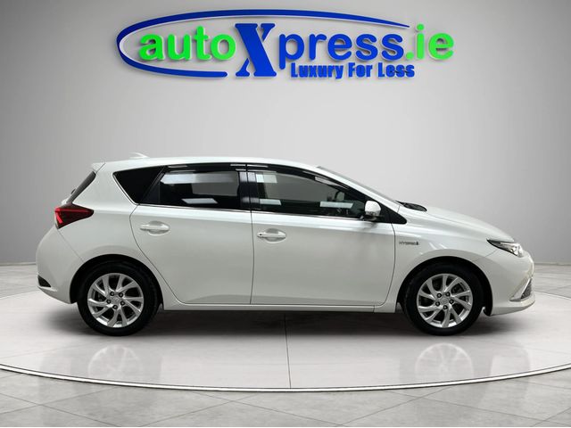 Image for 2016 Toyota Auris 1.8 Automatic, Hybrid, Reversing camera