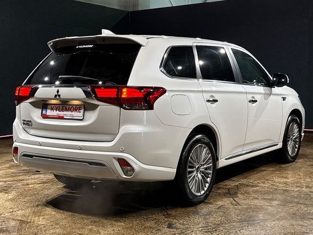 Image for 2020 Mitsubishi Outlander 2.4L PHEV AUTOMATIC - HALF BLACK LEATHER UPHOLSTERY - HEATED ELECTRIC SEATS & STEERING WHEEL - CRUISE CONTROL - REVERSE CAMERA